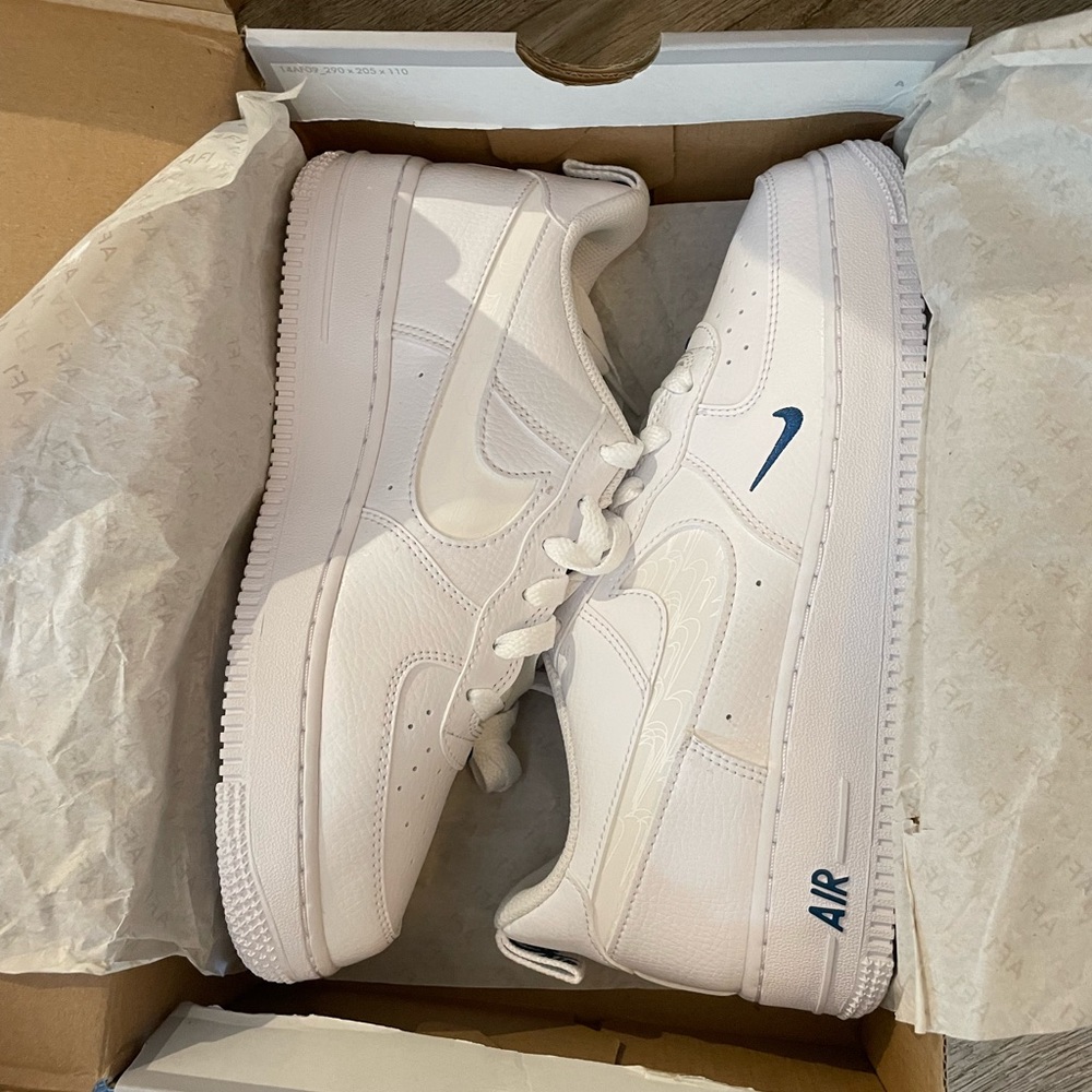NIB NIKE AIR FORCE ONE